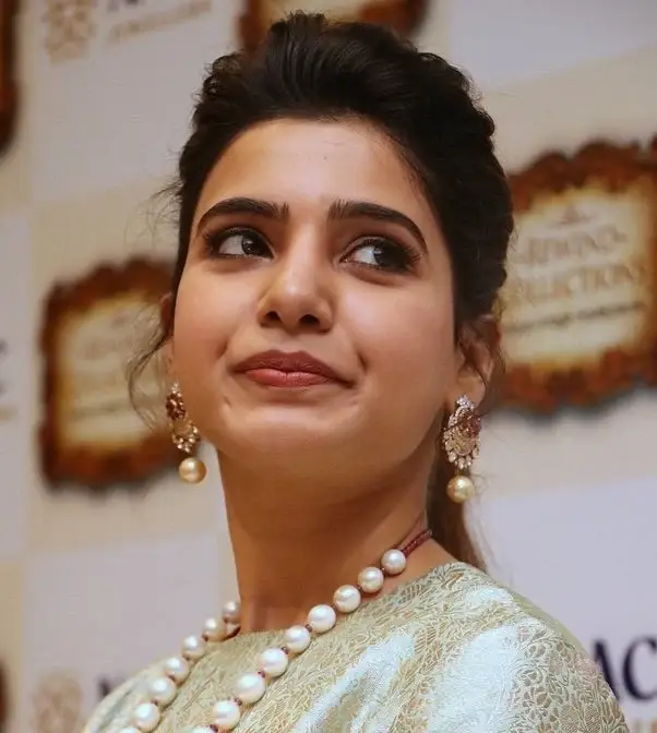 BEAUTIFUL ACTRESS SAMANTHA TOP 10 OILY FACE CLOSEUP 3